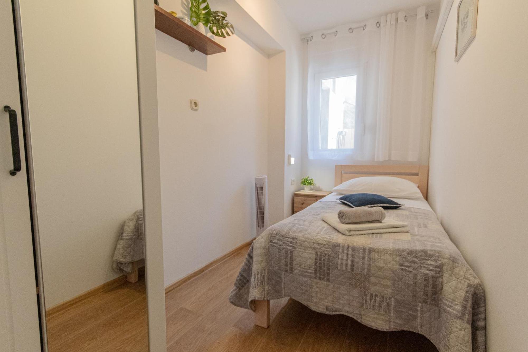Marjan Hill 3-Br Apt,5 Guests Private Garden Near Beach Split Exterior foto
